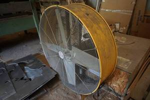 lot 58 image: Large 56 Floor Fan