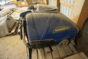 lot 32 image: Voyager 2 Commercial Carpeting Extractor