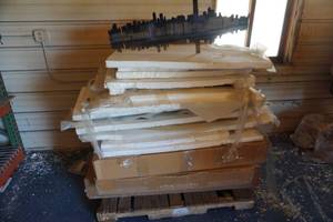 lot 103 image: Pallet of Decorative Sheet Metal Wall Art