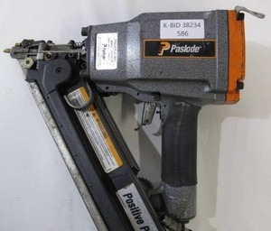 lot 586 image: Paslode 5250 2.5 Positive Placement Metal Connector Nailer