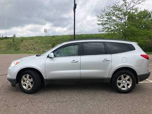 2012 Chevrolet Traverse LT - 2 OWNER