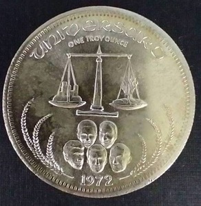 1972 Universaro Silver Round