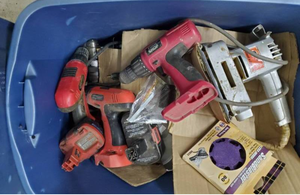 lot 21 image: bin of misc hand tools