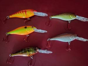 lot 1 image: Lot of 5 - custom hand painted fishing lures&nbsp