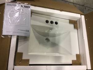 lot 43 image: Swiss Madison 24 in. Ceramic Vanity Top with 3-Faucet Holes with White Basin (customer return) (see pictures) 