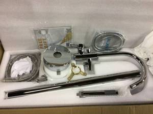 lot 45 image: AKDY TF0021 Chrome 1-Handle Residential Freestanding Bathtub Faucet with Hand Shower (customer return) (see pictures) 