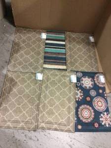 lot 78 image: MIX LOT OF ENTRANCE DOOR MATS (customer return) (see pictures) 