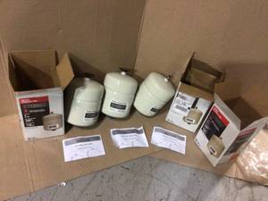 2 gal. Thermal Expansion Tank by Everbilt (customer return) (see pictures)&nbsp