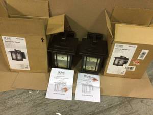 Port Oxford 1-Light Oil Rubbed Chestnut Outdoor Wall Lantern Sconce (customer return) (see pictures)&nbsp