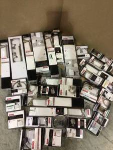MIX LOT OF DELTA TOWEL BAR, TOWEL RING, TOILET PAPER HOLDER, HAND SHOWER,  ETC. (customer return) (see pictures)&nbsp