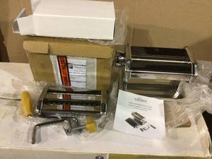 Stainless Steel Pasta Machine by Fox Run (customer return) (see pictures)&nbsp