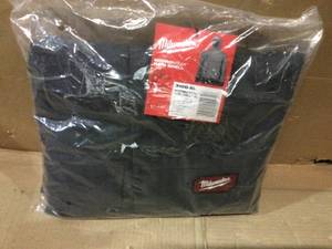 Mens X-Large Gray HYDROBREAK Layer Rain Shell Jacket by Milwaukee (customer return) (see pictures)&nbsp