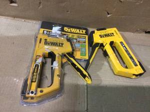 5 in 1 Multi-Tacker Stapler and Brad Nailer Multi-Tool by DEWALT (customer return) (see pictures)&nbsp