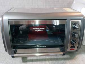 Easy Reach 1500-Watts 6-Slice Grey Toaster Oven with Roll-Top Door by Hamilton Beach- open box not used - not tested