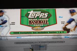 lot 25 image: 1999 Topps Baseball Factory Sealed Complete Set