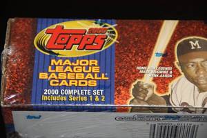 lot 26 image: 2000 Topps Baseball Factory Sealed Complete Set