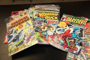 lot 33 image: Mixed Comic Book Lot  19 Books