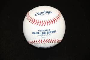 lot 45 image: Minnesota Twins Jack Morris Sweet Spot Autograph Baseball