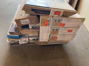 Mixed lot of LED lights- mixed sizes and watts - see pictures