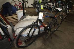 lot 401 image: Mongoose Hot Shot Mens 25 Road Bike with 19 Black Frame