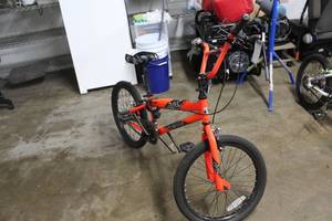 lot 433 image: Thruster Rage Boys 17 Trail Bike with 11 Orange Frame