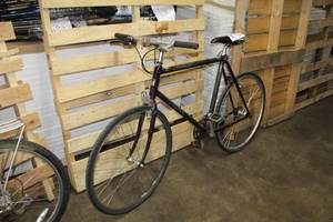 lot 413 image: Trek Multi-Track Mens 25 Road Bike with 24 Purple Frame