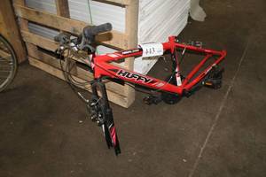 lot 443 image: Huffy Highland Boys Trail Bike with 15 Red Frame