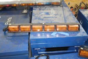 lot 459 image: Federal Signal SignalMaster Light Bar SMLED6 31-12Lx3Wx2-34H