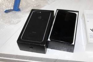 lot 315 image: Apple iPhone 7 Plus Cell Phone A1661 Jet Black 128GB (new in open box)