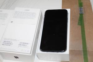 lot 319 image: Apple iPhone X Cell Phone A1901 Space Gray 256GB (new in open box)