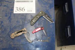 lot 386 image: Lot of (3) Folding Knives