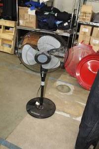 lot 345 image: Holmes Oscillating Stand Fan 16