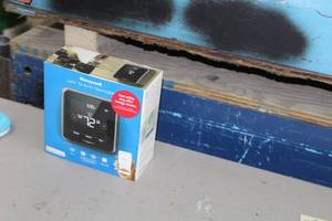 lot 367 image: Honeywell Lyric T5 Wi-Fi Thermostat (in box)