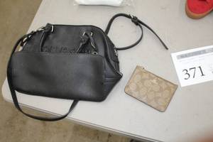 lot 371 image: Guess Ladies Handbag Black  with Coach Coin Purse