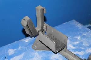 lot 505 image: Big Sky Racks Santa Cruz Gun Lock Mount with Lock