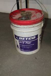 lot 546 image: Betco Ax-It Plus Floor Stripper (in pail)