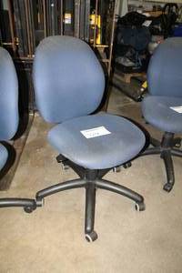 lot 579 image: Rolling Office Chair