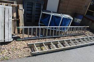 lot 311 image: Aluminum Extension Ladder 24