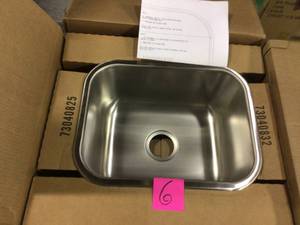 Signature Plus Drop-InUndermount Stainless Steel 20 in. Single Bowl Kitchen Sink by Elkay (customer return) (see pictures)&nbsp