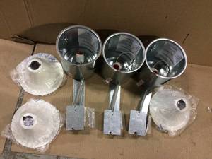 6 in. White Recessed Baffle Trim by Progress Lighting (customer return) (see pictures)&nbsp