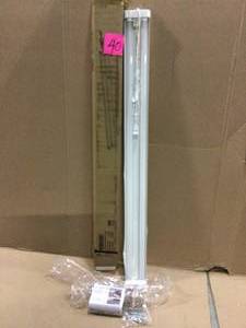 42-Watt 4 ft. white Linkable Integrated LED Shop Light by Spitzer (customer return) (see pictures)&nbsp