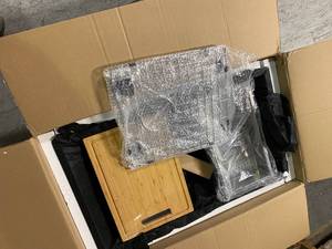 Glacier Bay All-in-One Undermount Stainless Steel 33 in. 5050 Double Bowl Kitchen Workstation Sink with Accessory Kit not used see pictures