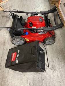 Toro Recycler 22 in. Briggs & Stratton Personal Pace Electric Start, RWD Self Propelled Gas Walk-Behind Mower with Bagger customer return see pictures