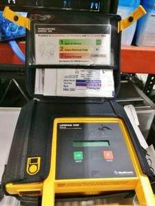 lot 3 image: MSRP $1500 Medtronic Physio Control Lifepak 500 AED &nbspAutomated External&nbspDefibrillator - Test As Working However Needs Replacement Battery
