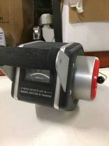 lot 28 image: Bio-Medicus Bio-Console Model 100 Hand Crank Device