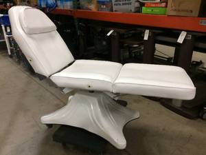 lot 33 image: MSRP $800 Massage Chair Table Hydraulic Height Pump, Multi-AdjustablePurpose Spa Tattoo Ink Bed for Massage, Spa, Tattoo, Facial Care, Waxing - 500lb Capacity Great Working Condition Detachable Arms Were Removed & Discarded