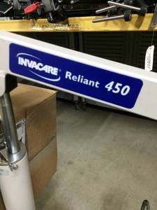 lot 3 image: MSRP $1200 INVACARE RELIANT 450 HYDRAULIC 500LB PATIENT LIFT WITH SLING & MANUAL - EXCELLENT CONDITION