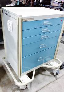 lot 6 image: MSRP $1800 ARMSTRONG MEDICAL A-SMART CART 5 DRAWER LOCKING - NO KEY - BUILT TO LAST A LIFETIME GREAT CONDITION 