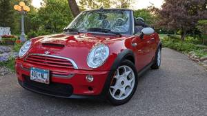 lot 2 image: Fun & Cute 2007 Mini Cooper S Supercharged Convertible VIDEO