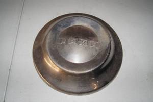 1952-1954 Standard Ford Hub Cap